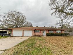 Pre-foreclosure in  MEADOW DR Bridge City, TX 77611