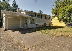 Pre-foreclosure in  SE 187th Pl Gresham, OR 97030