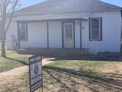  S 11th St, Slaton TX