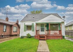 Pre-foreclosure in  Simcoe Ave Flint, MI 48507