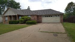 Pre-foreclosure in  Ridgecrest Dr Greenwood, AR 72936