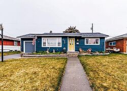 Pre-foreclosure in  Lincoln Dr Idaho Falls, ID 83401