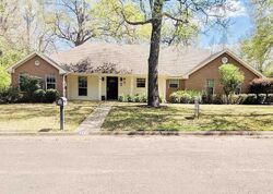 Pre-foreclosure in  RIDGLEA LN Henderson, TX 75652