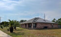 Pre-foreclosure in  Sardinia Ct Navarre, FL 32566