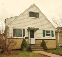 Pre-foreclosure in  Milwaukee Ave South Milwaukee, WI 53172