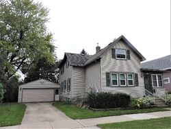 Pre-foreclosure in  Harney Ave Oshkosh, WI 54901