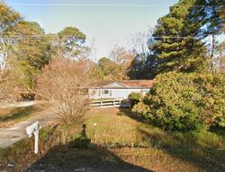 Pre-foreclosure in  Mount Olive Rd Elizabethtown, NC 28337