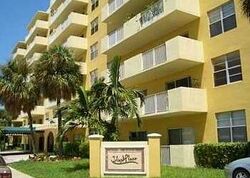 Pre-foreclosure in  N TREASURE DR B Miami Beach, FL 33141