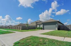 Pre-foreclosure in  River Rd Richmond, TX 77469