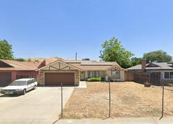 Pre-foreclosure in  Laurel Ave Lindsay, CA 93247
