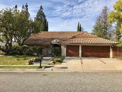 Pre-foreclosure in  Town Crier Rd Calabasas, CA 91302