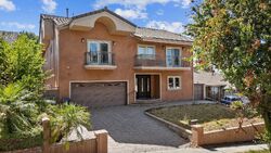Pre-foreclosure in  Irving Dr Burbank, CA 91504