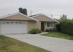 Pre-foreclosure in  Crosspath Ave Canyon Country, CA 91351