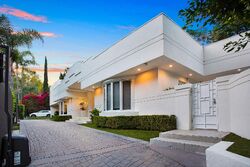 Pre-foreclosure in  San Ysidro Dr Beverly Hills, CA 90210
