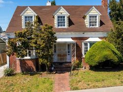 Pre-foreclosure in  Inyo Ave Oakland, CA 94601