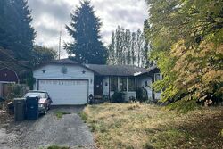 Pre-foreclosure in  E Shore Dr Lynnwood, WA 98087