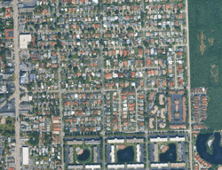 Pre-foreclosure in  SE 3rd Ln Dania, FL 33004