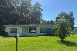 Pre-foreclosure in  W Hickory Cir Mims, FL 32754