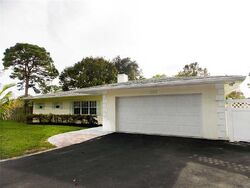 Pre-foreclosure in  27th Ave Vero Beach, FL 32960
