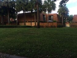  Live Oak Ln, Boynton Beach FL