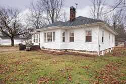 Pre-foreclosure in  E Linden St Hartford, MI 49057