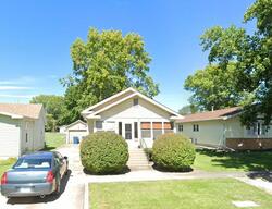 Pre-foreclosure in  E Main St Hoopeston, IL 60942