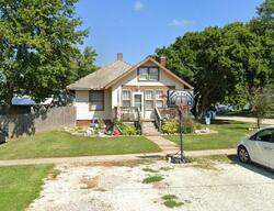 Pre-foreclosure in  E Maple St Hoopeston, IL 60942
