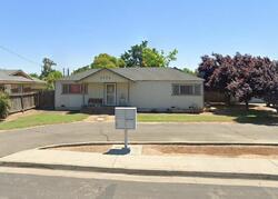 Pre-foreclosure in  Kansas Ave Riverbank, CA 95367