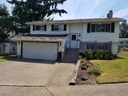 Pre-foreclosure in  SW 6TH PL Gresham, OR 97080