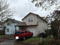 Pre-foreclosure in  N Bliss St Portland, OR 97203