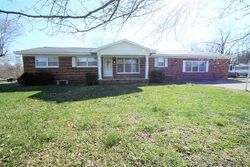Pre-foreclosure in  Gholson Rd West Paducah, KY 42086