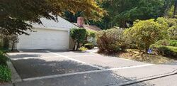 Pre-foreclosure in  Ne 28th St Bellevue, WA 98005