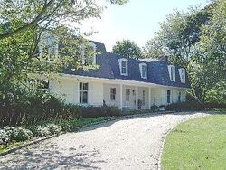 Pre-foreclosure in  Heady Creek Ln Southampton, NY 11968