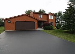 Pre-foreclosure in  Foxshire Ln Rochester, NY 14606