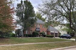 Pre-foreclosure in  PARK CREST CT Libertyville, IL 60048