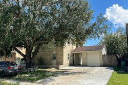 Pre-foreclosure in  E Niagara Cir Gretna, LA 70056