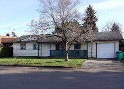 Pre-foreclosure in  SE 91st Ave Portland, OR 97266