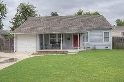 Pre-foreclosure in  E 33rd Pl Tulsa, OK 74105