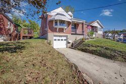 Pre-foreclosure in  Southview Ave Fort Thomas, KY 41075