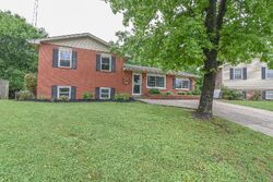 Pre-foreclosure in  Theta Ct Erlanger, KY 41018