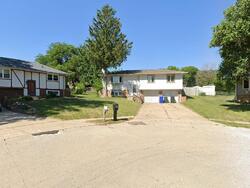 Pre-foreclosure in  Claudine Ave Papillion, NE 68046