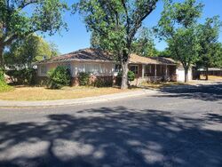 Pre-foreclosure in  Del Rey Ave Modesto, CA 95350