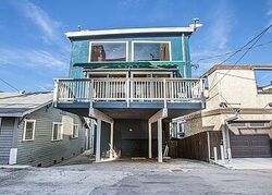 Pre-foreclosure in  20th Ave Venice, CA 90291
