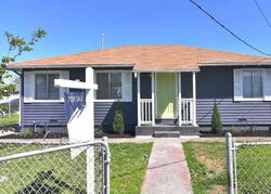 Pre-foreclosure in  Tunis Rd Oakland, CA 94603