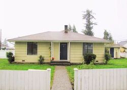 Pre-foreclosure in  E Highland Dr Arlington, WA 98223