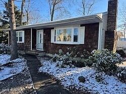 Pre-foreclosure in  Bay Laurel Dr Brick, NJ 08723