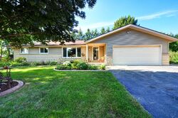 Pre-foreclosure in  W Glendale Dr New Berlin, WI 53151