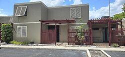 Pre-foreclosure in  N Lakeview Dr Hollywood, FL 33026