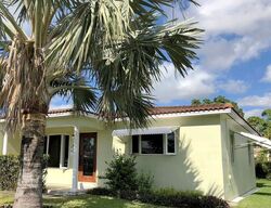 Pre-foreclosure in  SE 3rd Pl Dania, FL 33004