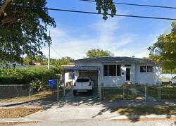  Nw 52nd St, Miami FL